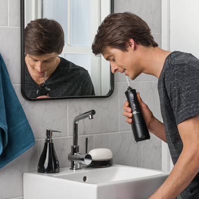 Bis zu 50 % effektiver als Zahnseide