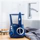 Blaue Ultra Professional Munddusche WP-663 in Badezimmer