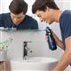 Verwendung der Blauen WP-563 Cordless Advanced Munddusche